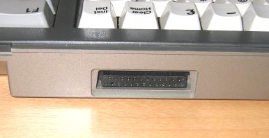 sx64 keyboard 02